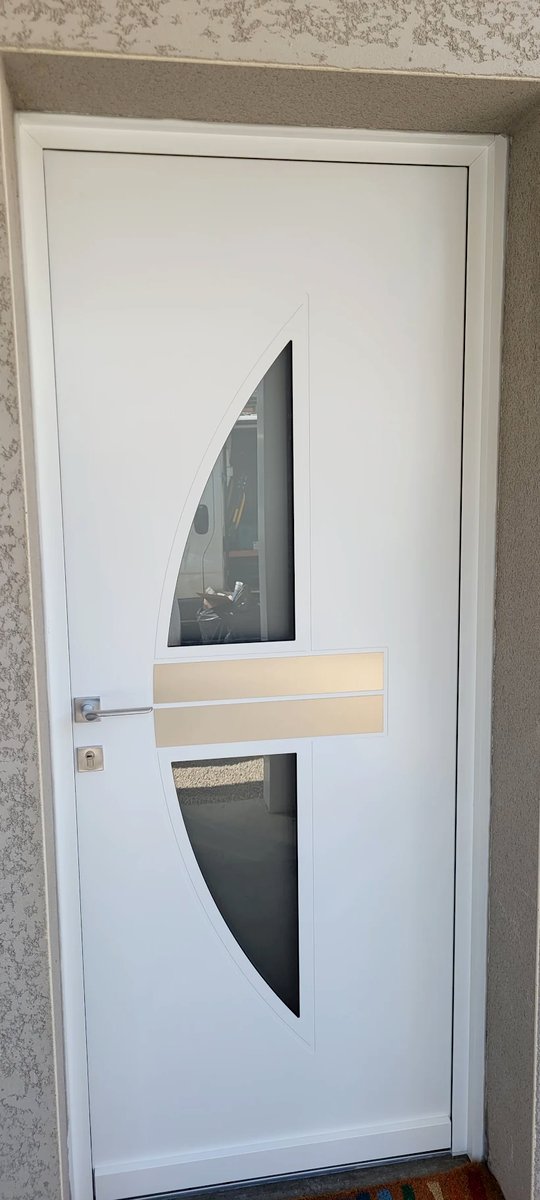 Porte blindée blanche de style contemporain